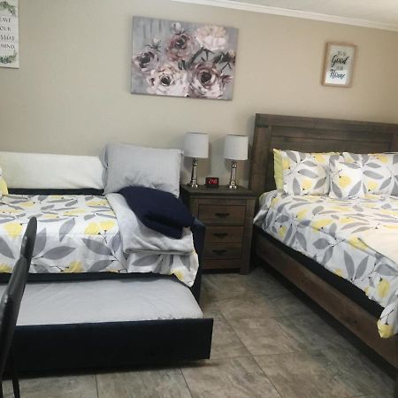 Just Like Being At Home- Newly Renovated Unit North Troy Buitenkant foto