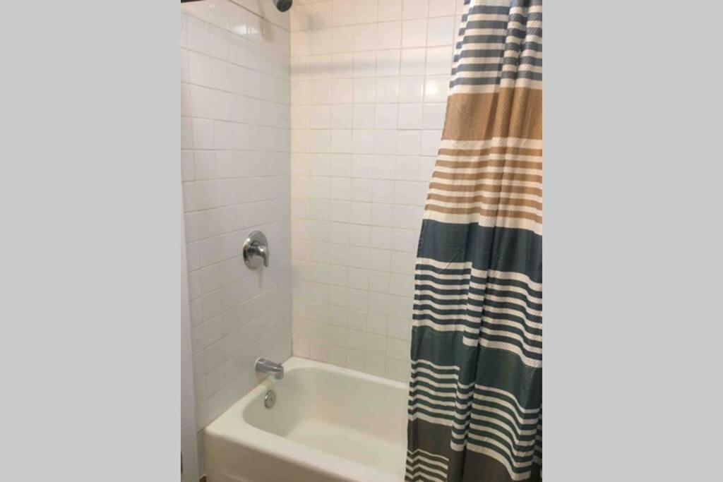 Just Like Being At Home- Newly Renovated Unit North Troy Buitenkant foto