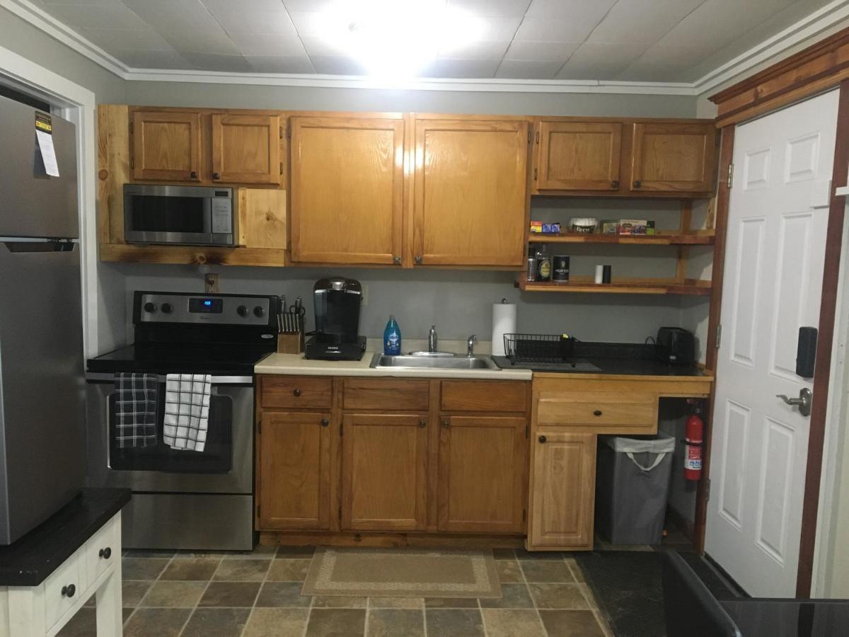 Just Like Being At Home- Newly Renovated Unit North Troy Buitenkant foto