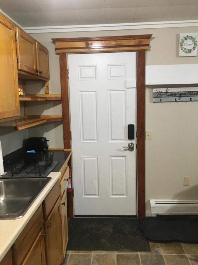 Just Like Being At Home- Newly Renovated Unit North Troy Buitenkant foto