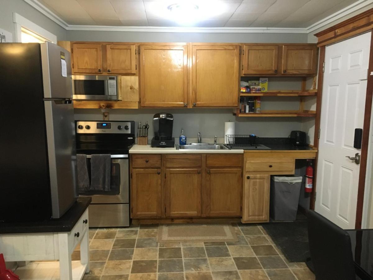 Just Like Being At Home- Newly Renovated Unit North Troy Buitenkant foto